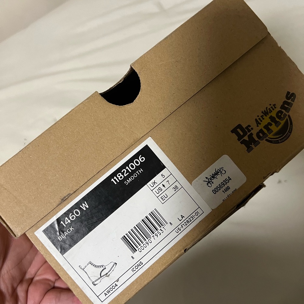 Women’s Dr. Marten smooth black 1460 boots size 7 - Picture 3 of 5